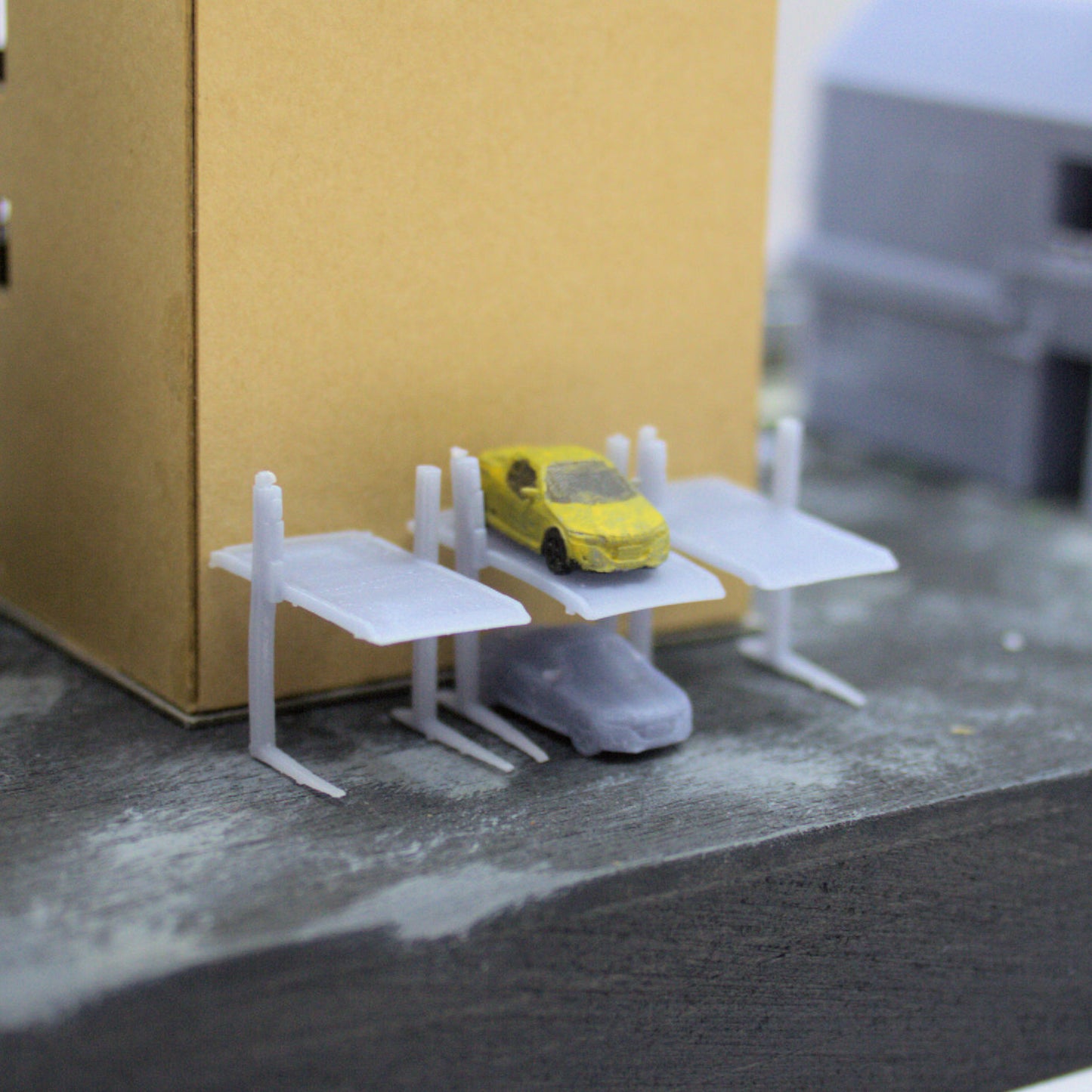Z Gauge (1:220) 2 Car Parking Lift (3 pack)