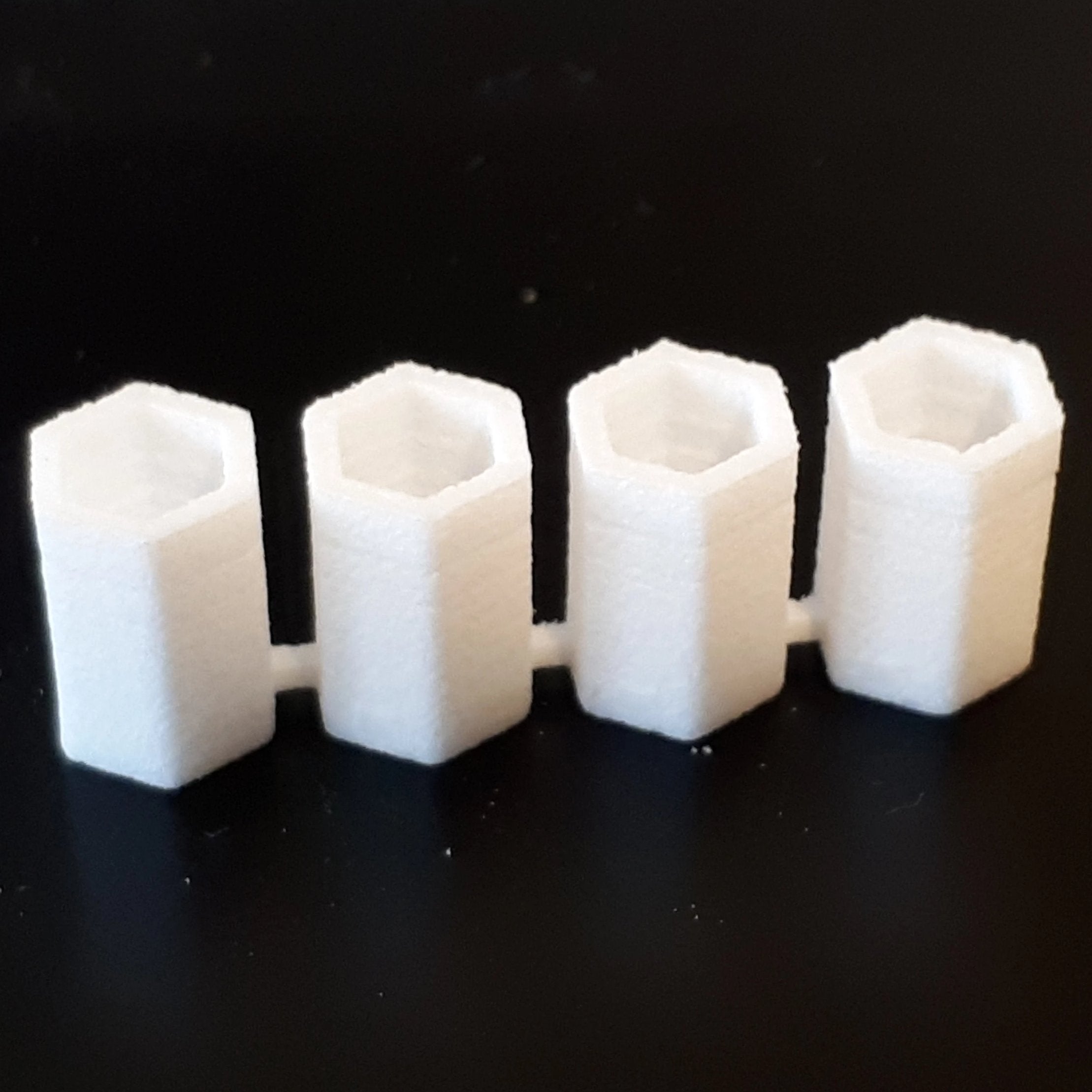 OO Hexagonal Concrete Bins 4 pack