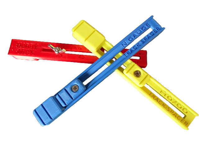 Adjustable track spacer alignment tool N, TT and H0/00 gauge