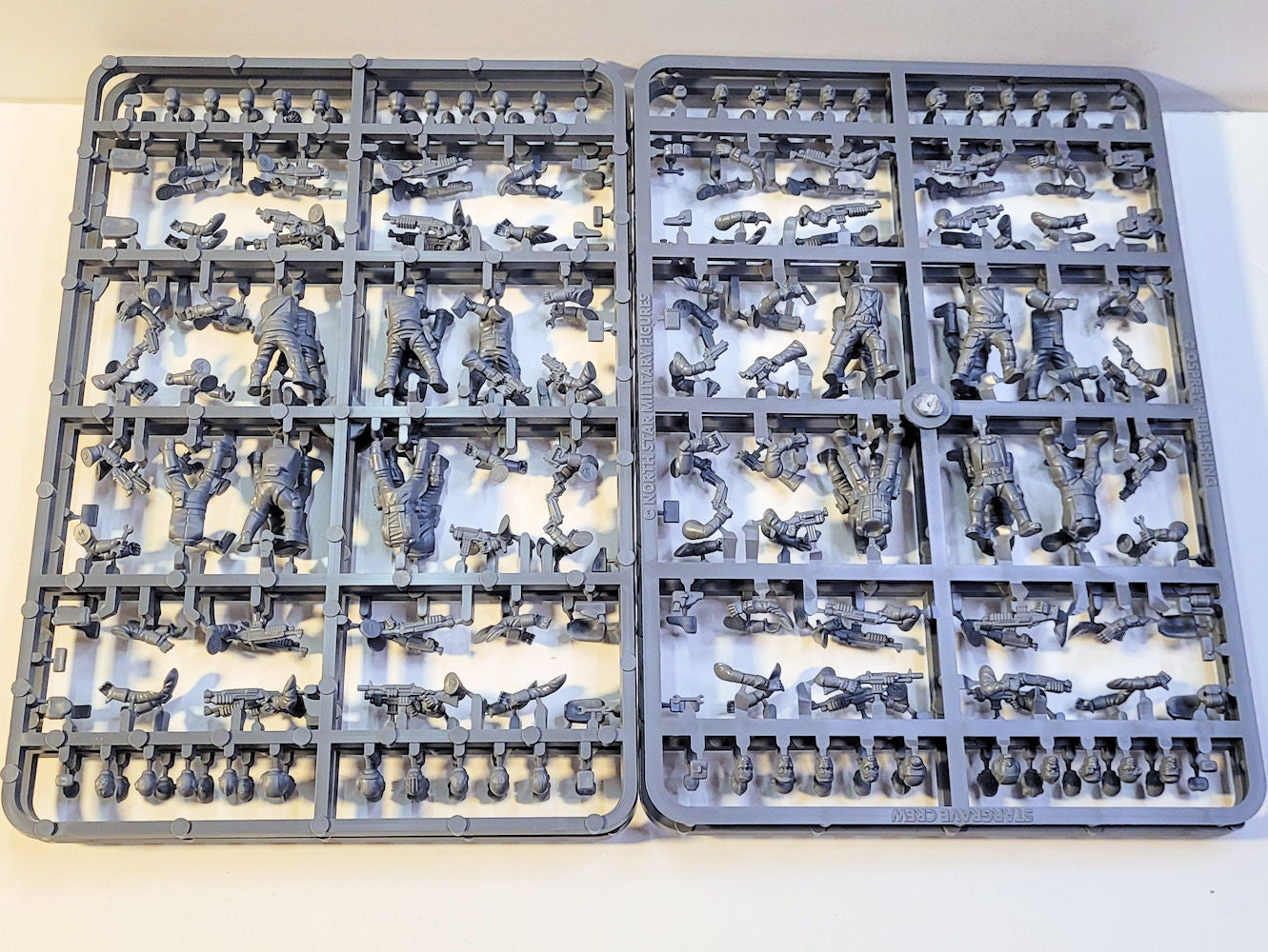 North Star Stargrave Crew figures 1:56 (28mm)