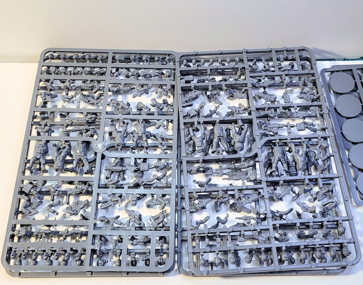 North Star Stargrave Mercenaries figures 1:56 (28mm)