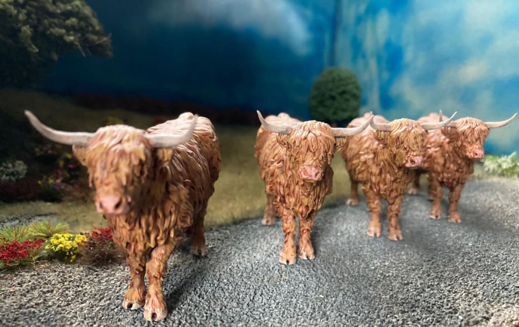 ADM1502 Highland Cow Walking x 1