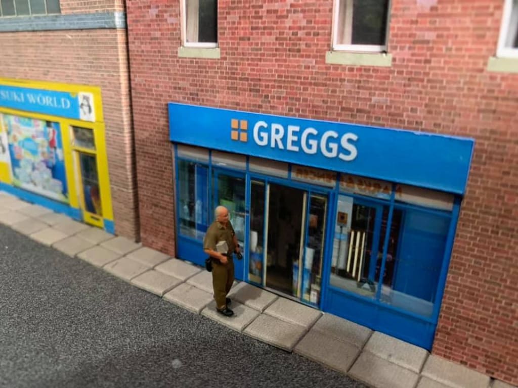 MM054 Parcel Courier UPS/DPD/Hermes/Parcel Force