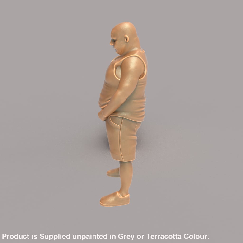 MM118 Large Drunk Male Urinating