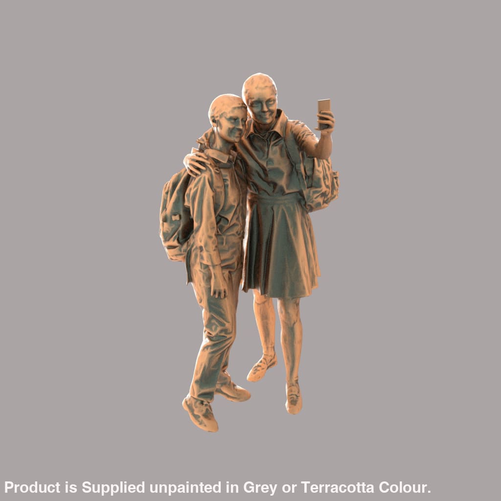 MM2102 2 School Girls selfie