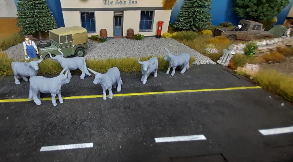 MMA025 Large Highland Cattle 1:32 Scale