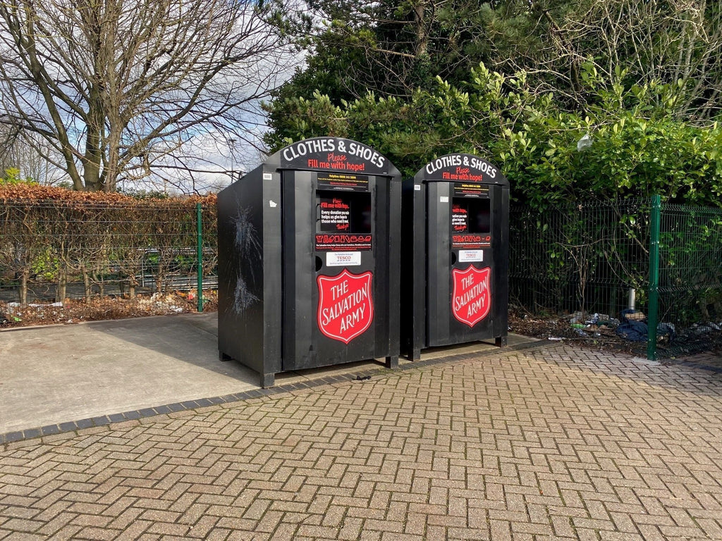 PJD110 Model Railway Recycling Shoe and Clothes Bank