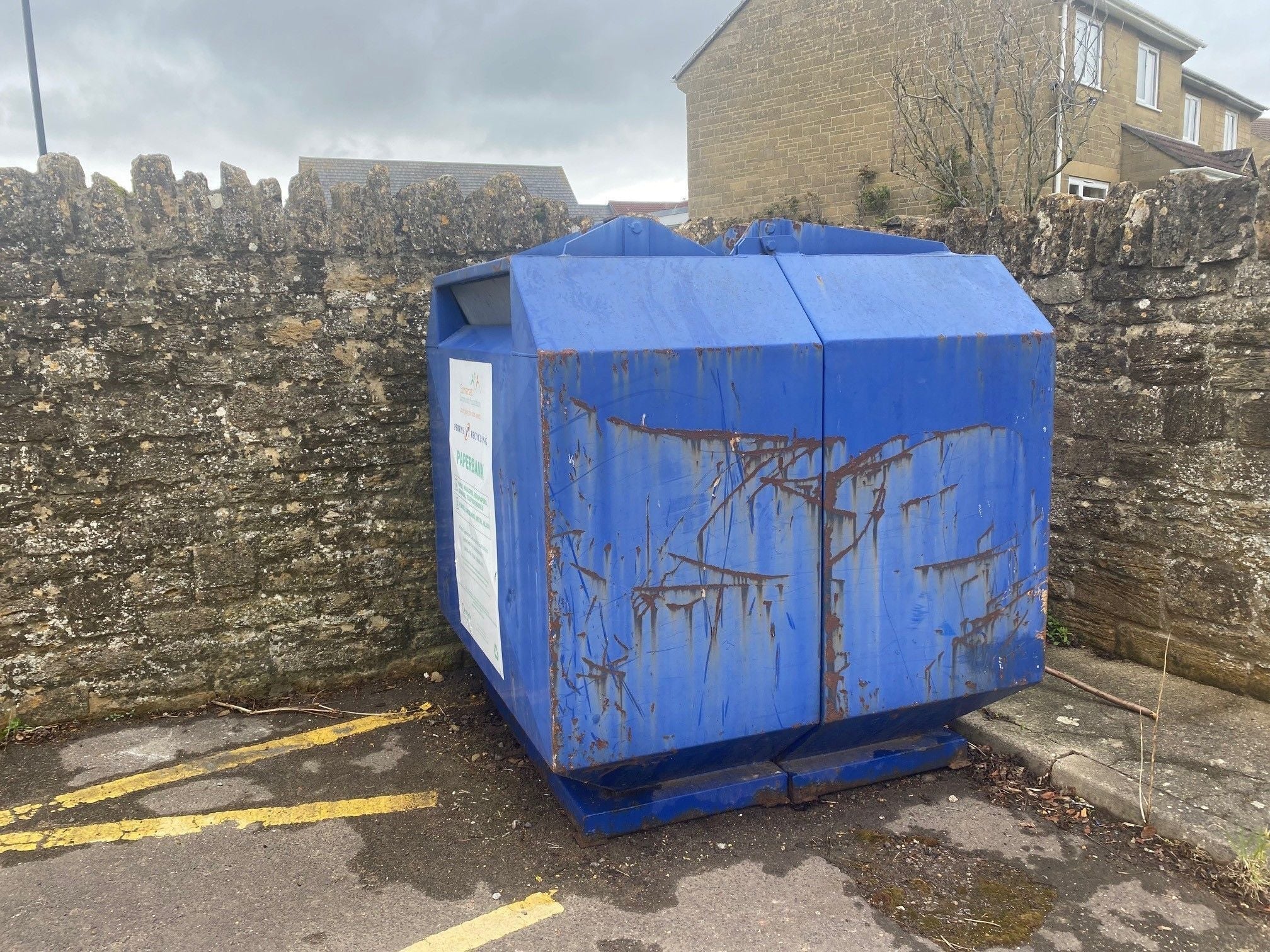 PJD109 Model Railway Recycling Paper Bank