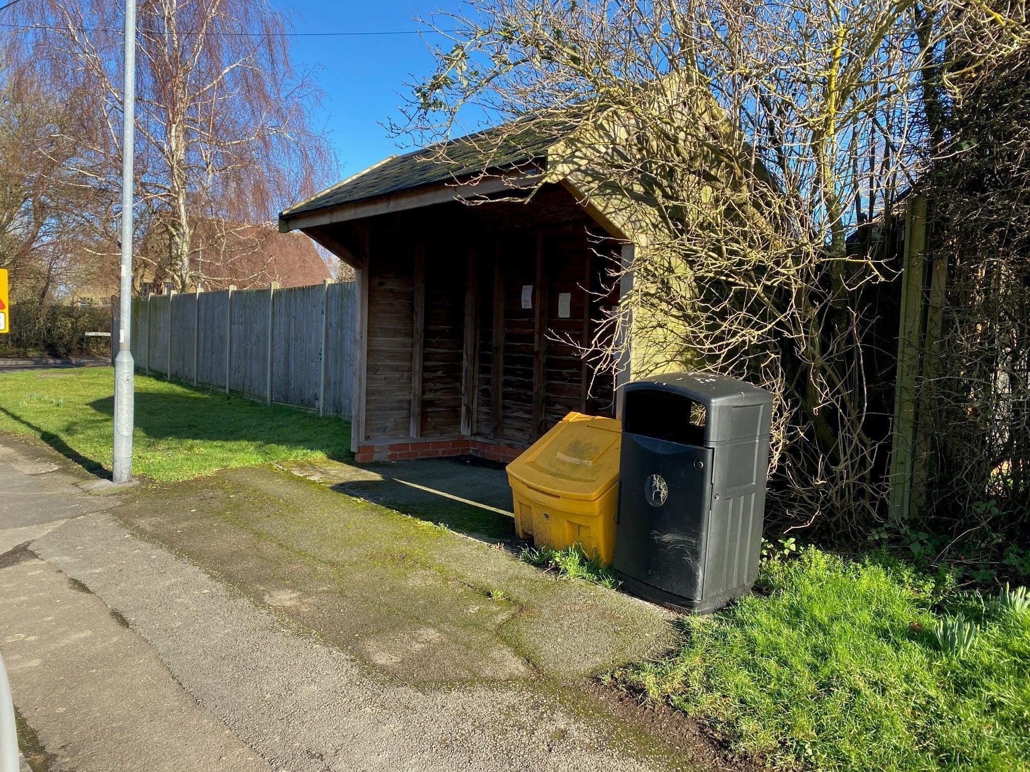 PJD107 Model Railway Wooden Bus Shelter