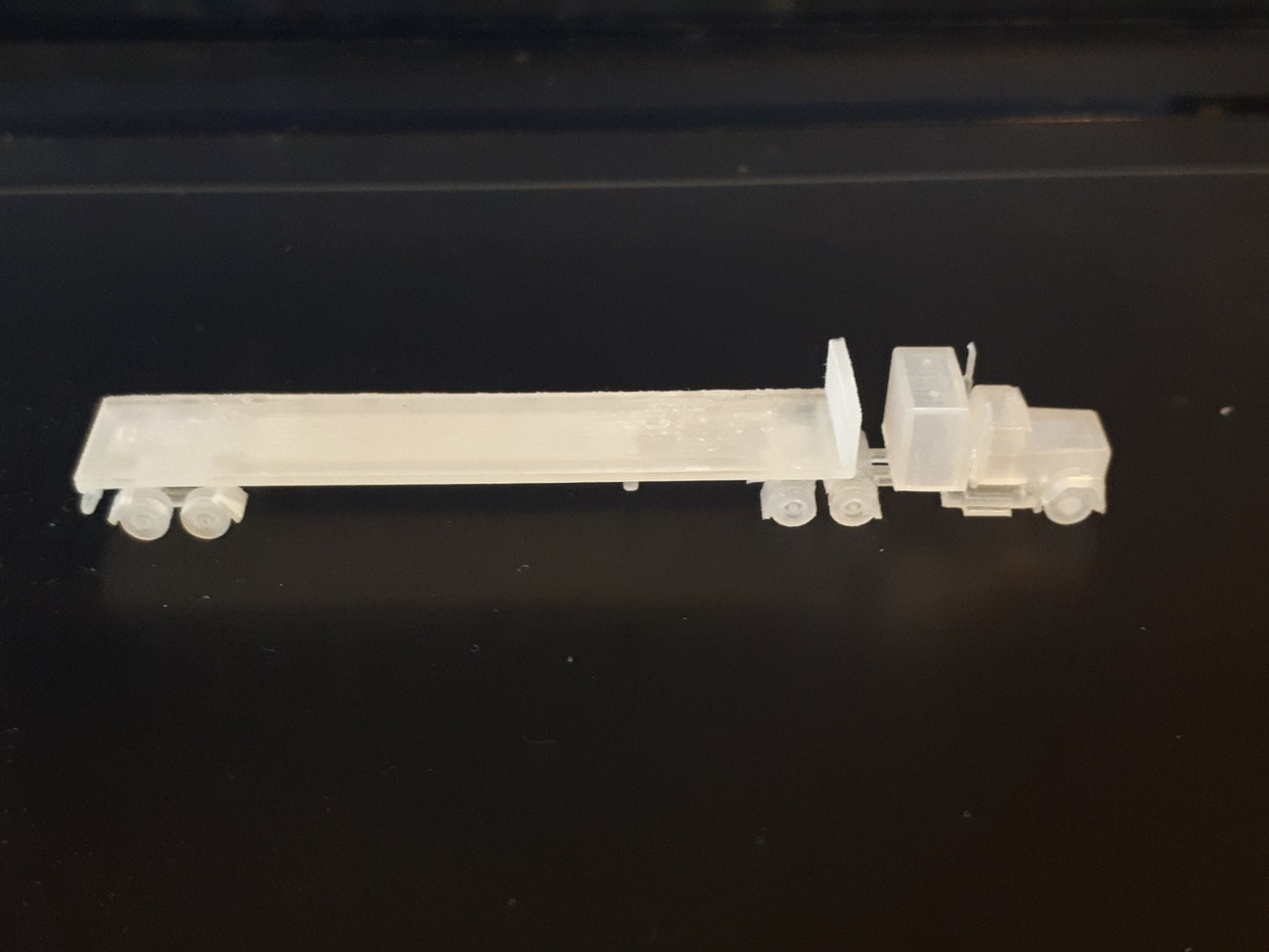 6mm (1:285) 48 foot flat bed trailer
